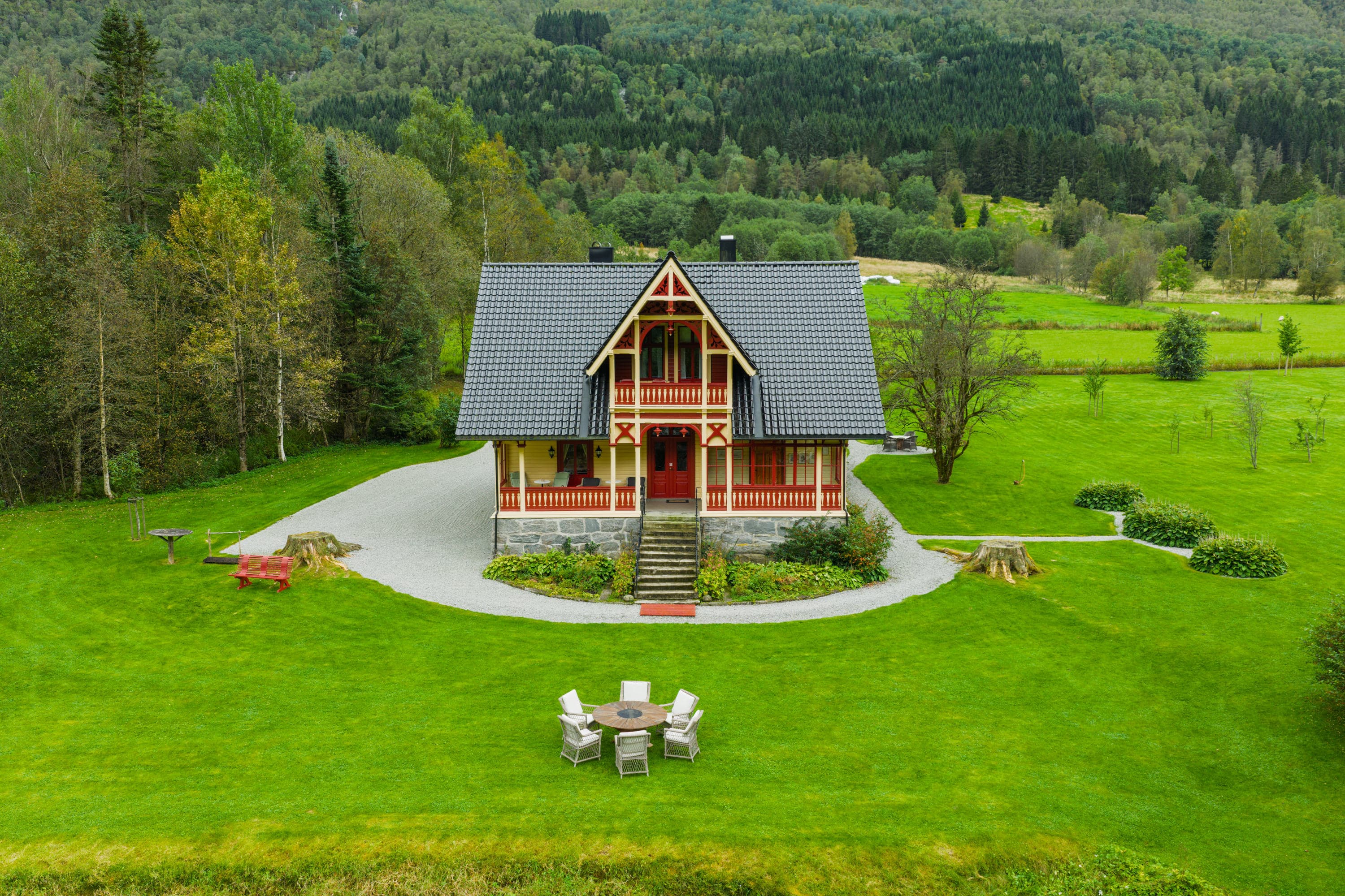 Lysvoll ved Stryneelva i kveldssol